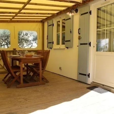 House Les Jardins De Pierre Vakantiehuis