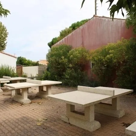 House Les Jardins De Pierre